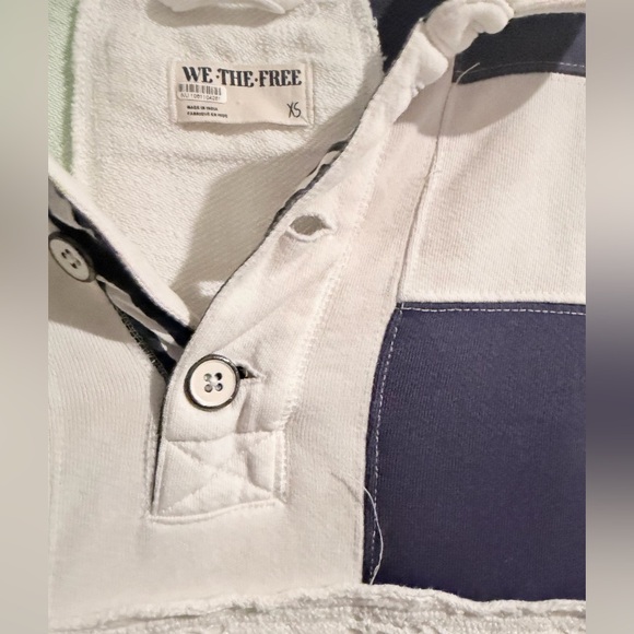 Free People Mint and Navy Lace Pullover Oversized I wore this 3x - Picture 3 of 3